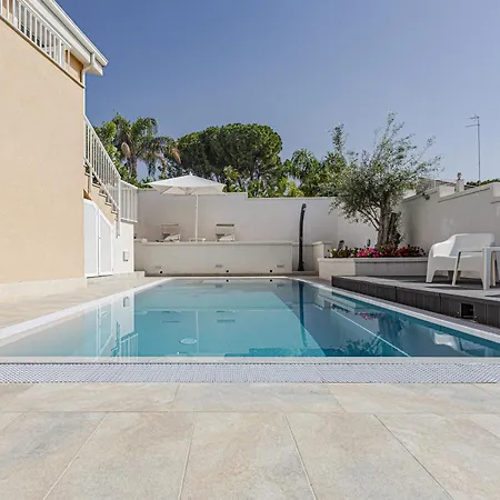 Willa Luxury Urania With Pool - Stella Del Mare Fontanebianche